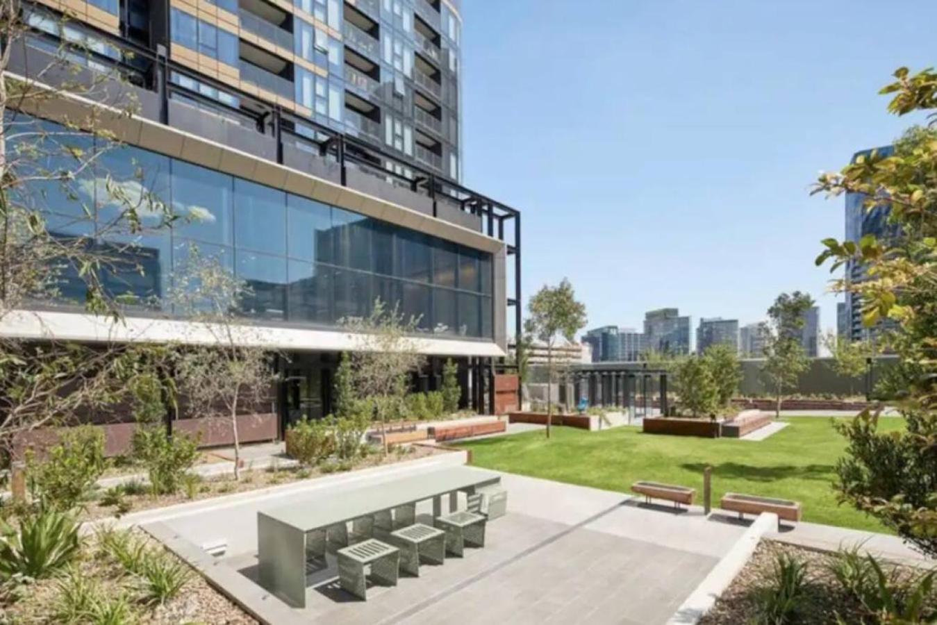 42D Stylish 2Br Apt Wcity View Nr Yarra River Crown Villa Melbourne Exteriör bild