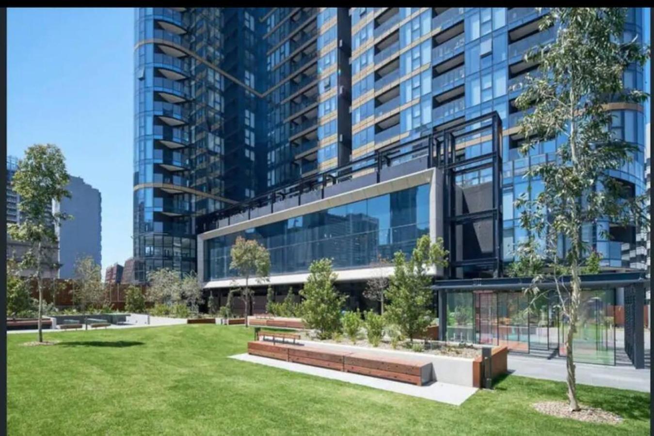 42D Stylish 2Br Apt Wcity View Nr Yarra River Crown Villa Melbourne Exteriör bild